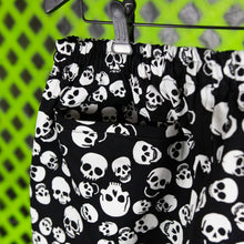 skulls aop shorts